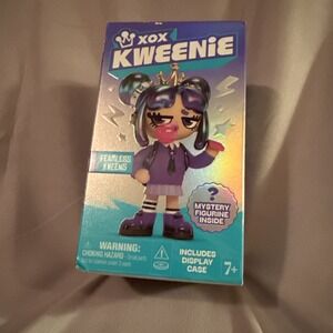 XOX Kweenie Series Fearless Kweens Mystery Figurine Display Case Purple NEW Toy